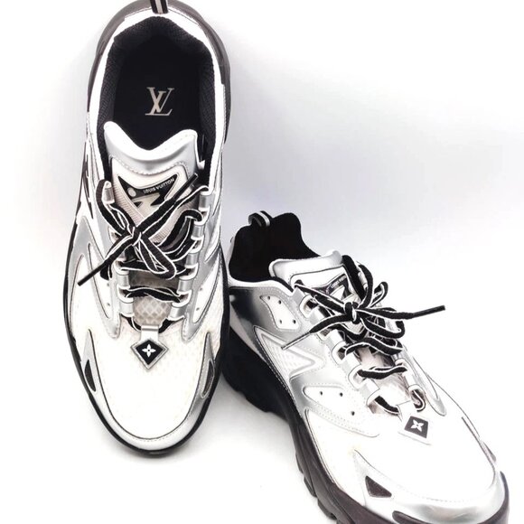Louis Vuitton LV Runner Tatic Sneakers White Black Men's Size 8 / US 9 Boxed - Picture 3 of 5